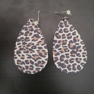 Nickel and Suede leather teardrop earring